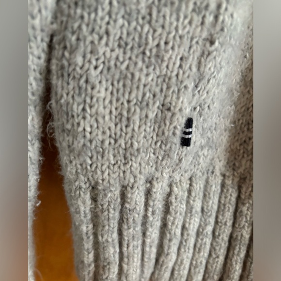 Nautica Men’s Long-Sleeve Off-White/Light Gray Sweater - Picture 9 of 9